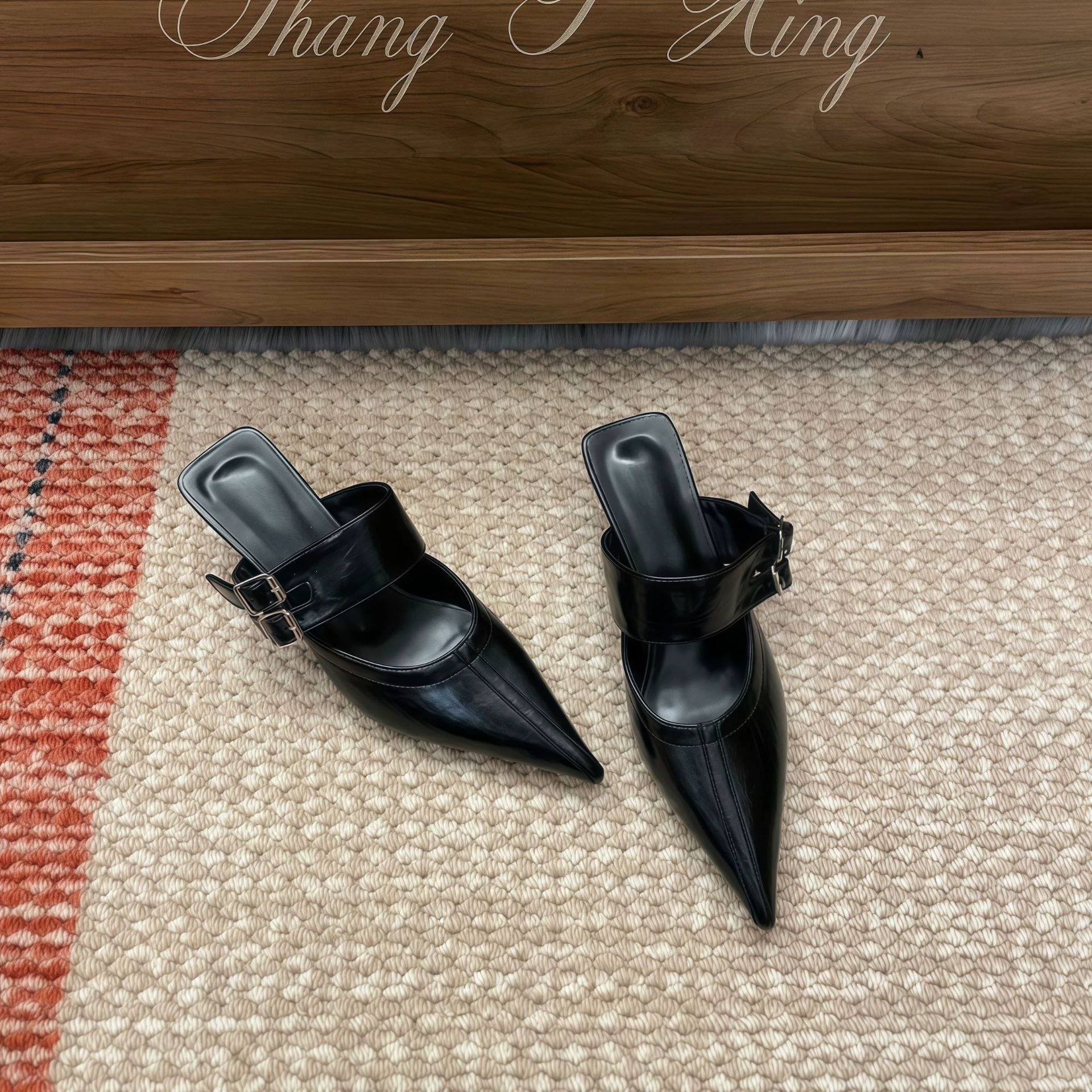 Chuyuji Mules Plates à Talon Stiletto, Bout Pointu Boucle Dos, Printemps-Été 2026