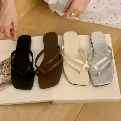 Chuyuji Korean Thin Strap Clip Toe Flip Flops Women 2026 Summer New Square Flat Soft Beach · YANYAN China shoe factory