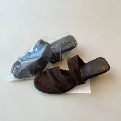 Chuyuji Women's French Retro Simple One-Band Wedge Sandals with Suede Round Toe · YANYAN China shoe factory
