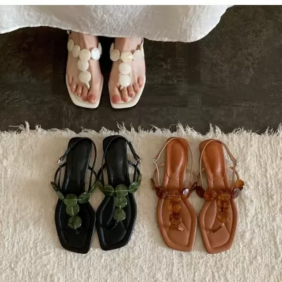 Women's 2026 New Vacation White Shell Square Toe Soft One-Strap Roman Sandals · YANYAN China shoe factory