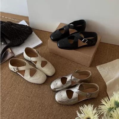 Women's 2026 New Summer Soft Leather Brogue Carved Cross Buckle Flat Mary Jane · YANYAN China shoe factory