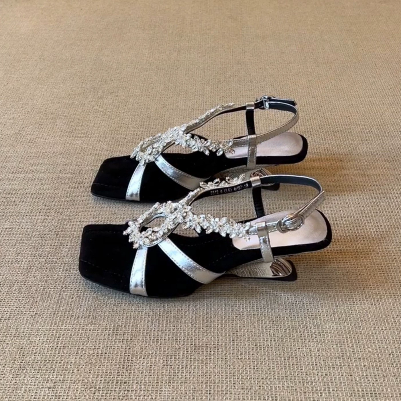 Slides à bout carré et boucle métallique pour femme, talon bas, été décontractées
