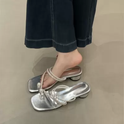 2026 New Pearl Toe Strap Slide Sandals Women Summer Gold Chunky Heel · YANYAN China shoe factory
