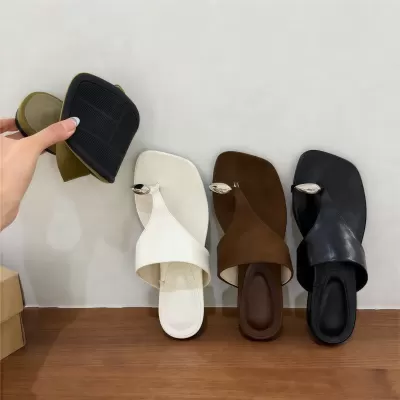 Flat Metal Toe Ring Slide Sandals Women Summer 2026 New Beach Vacation · YANYAN China shoe factory