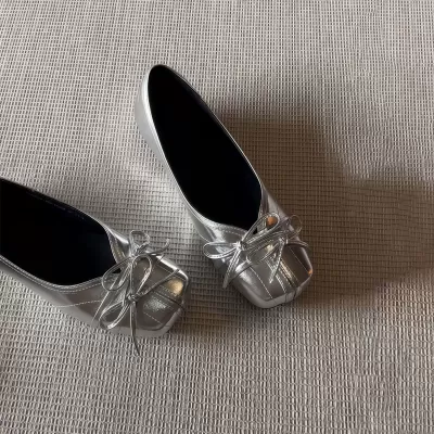 Chuyuji Sapatilhas Ballet Bico Quadrado Laço Prata para Mulher Estilo Francês Salto Interno