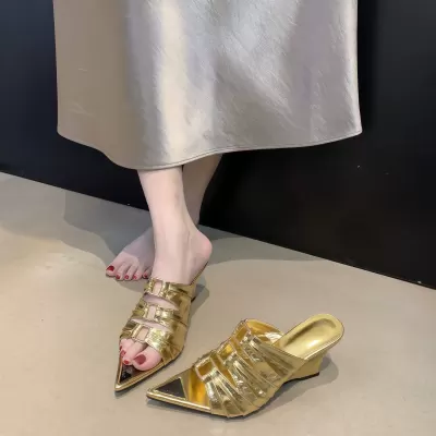 Chuyuji Chinelos Cunha de Bico Aberto Pontudo com Fivela Metálica Alta para Mulheres Altura Curta · YANYAN China shoe factory