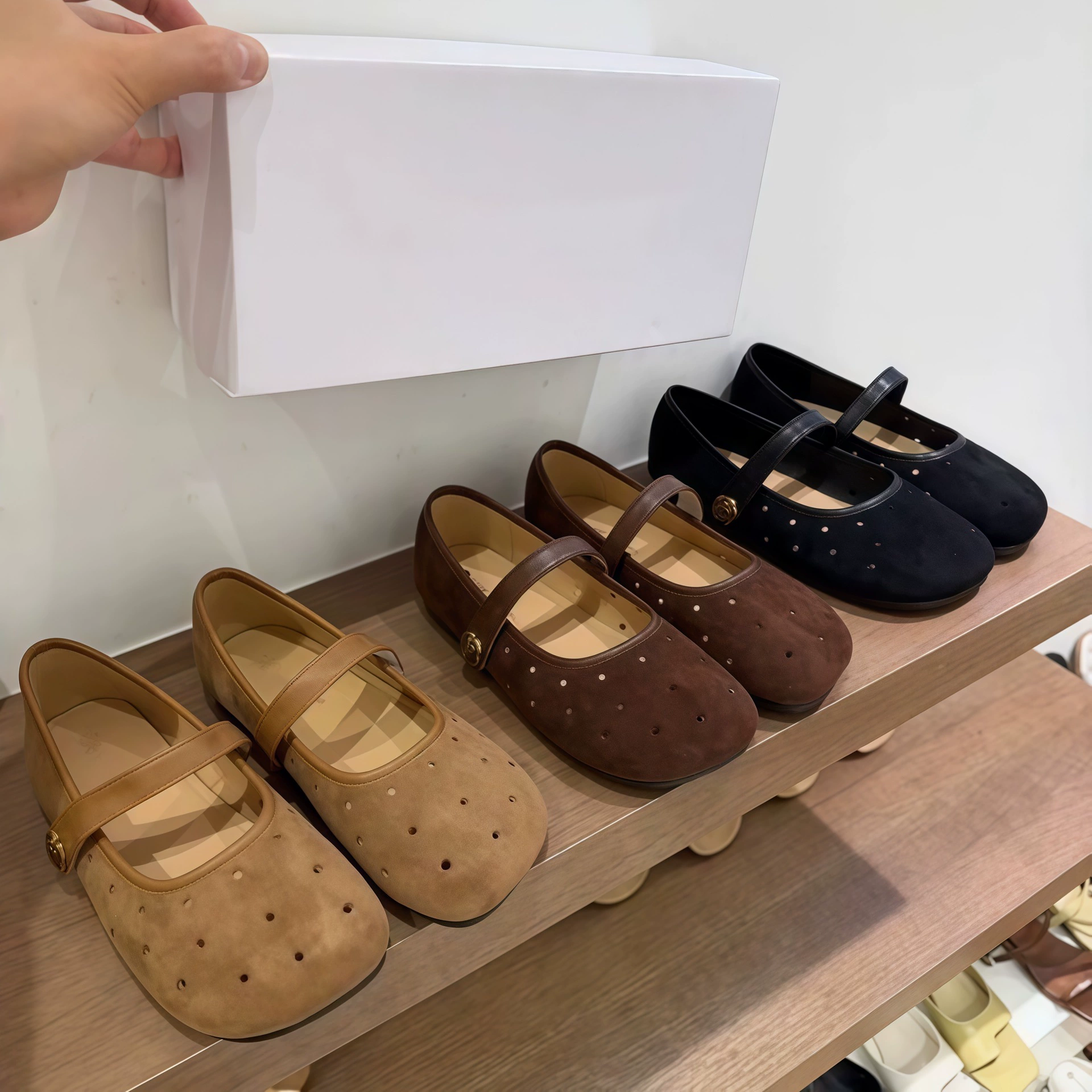 Women's French Retro Flat Mary Jane Shoes Hollow Out Buckle Strap 2026 New