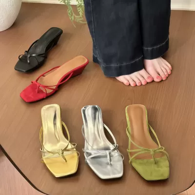 صندل كعب إسفين مربع الأصابع للنساء عطلة مدريد صيف 2026 شبشب · YANYAN China shoe factory