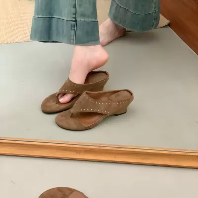 Women's High Heel Vintage Suede Brown Toe Ring Flip Flops Summer 2026 Vacation · YANYAN China shoe factory