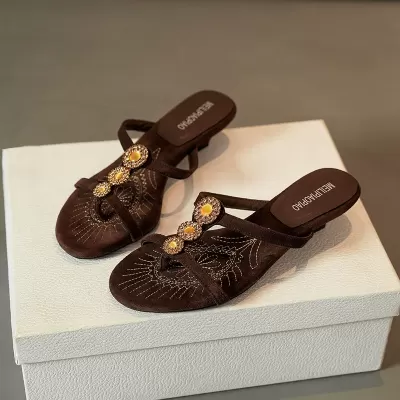 2026 New Retro Kitten Heel Thong Sandals for Women, Crystal Toe Summer Slippers