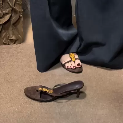 Chuyuji Metal Rhinestone Thin Heel Flip Flops, Bohemian Velvet Sandals · YANYAN China shoe factory