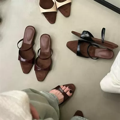Chuyuji Women's Summer Square Toe Buckle Strap Sandals, Vintage Hong Kong Style · YANYAN China shoe factory