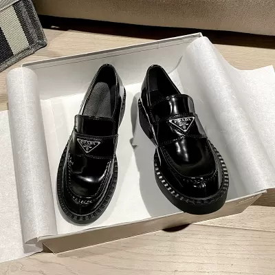 Loafer Shoes for Women Slip-On Black British Style Soft Sole Chunky Heel Comfort · YANYAN China shoe factory