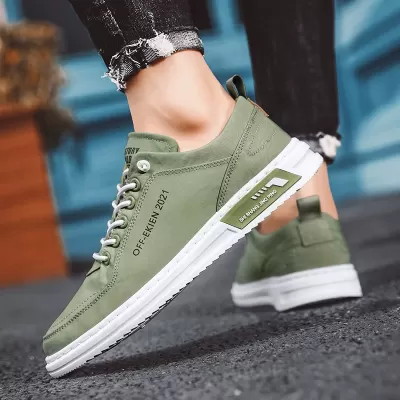 Men's Canvas Shoes Winter Breathable Korean Fashion Slip-On Low Top · YANYAN China shoe factory