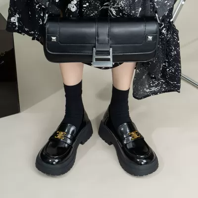 Nouveaux mocassins printemps cuir véritable, bout rond, semelle épaisse, slip-on, boucle métallique, chaussures cuir · YANYAN China shoe factory