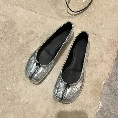 New Summer Split Toe Shoes Women Silver Hoof Shoes Loafer Slip On Flat Shallow Mouth · YANYAN China shoe factory