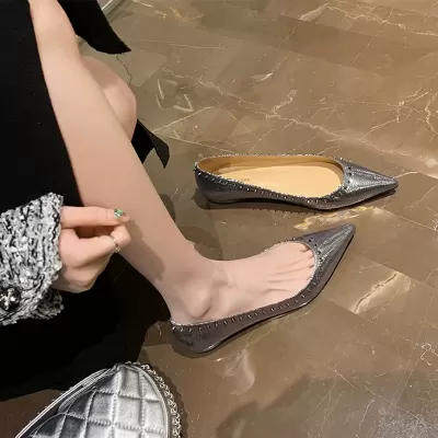 New Shallow Mouth Pointed Toe Solid Color Versatile Small Rivet Buckle Flat Shoes Women 22756 Anti Slip · YANYAN China shoe factory