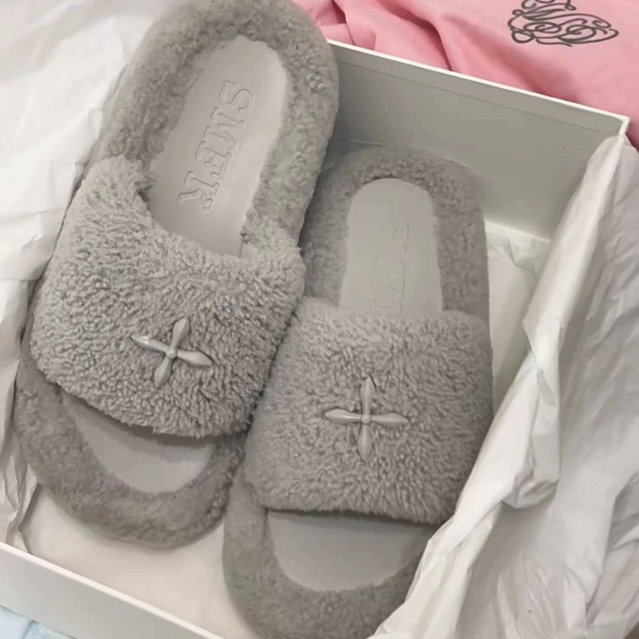 Women's Furry Sandals 2025 New Trendy Anti-Slip Thick Sole Comfortable Casual Shoes