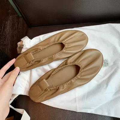 New Round Toe Soft Sole Grandma Shoes Slip On Flat Ballet Shoes Women Casual Versatile Low Top · YANYAN China shoe factory
