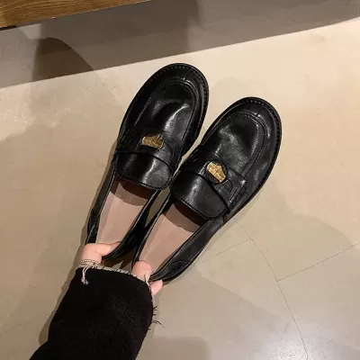 Same Style Spring New British Vintage Burnished Gold Coin Loafers Flat Shoes Women Leather Shoes · YANYAN China shoe factory