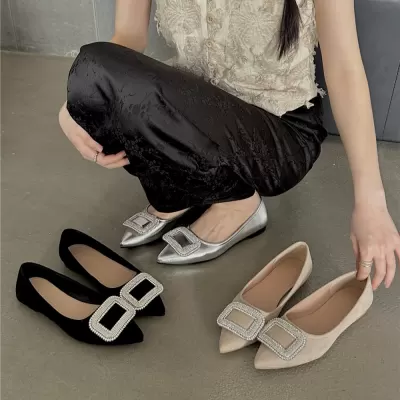 New Spring New Korean Drama Star Exquisite Sparkle Rhinestone Buckle Pointed Toe Shallow Mouth Flat Shoes Women · YANYAN China shoe factory