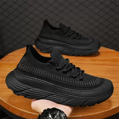2026 Spring Men's Casual Shoes New Flyknit Fashion Simple Breathable Slip-On Mesh Sneakers · YANYAN China shoe factory