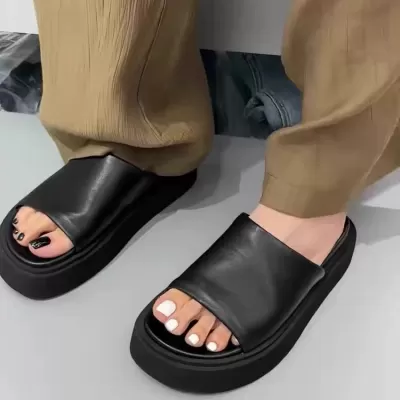 European Station Summer 2025 New Soft Upper Ultra Light Sole Heightening Outdoor Thick Sole Anti-Slip Beach Shoes Lightweight