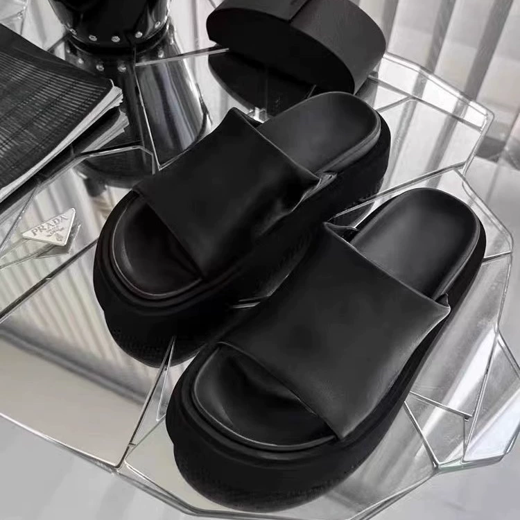 European Station 2025 Summer New High-End Women Shoes Soft Upper Ultra Light Sole Heightening Outdoor One-Band Sandals Slippers