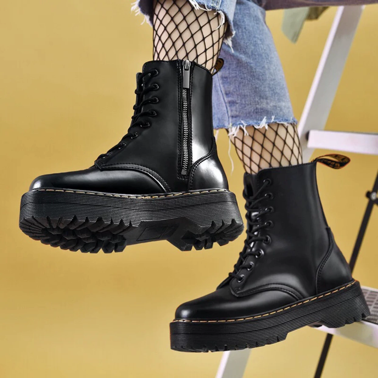 Thick Sole Boots Summer Heightening Short Boots College Style Women Chunky Sole 8-Hole Fashion Thick Sole Boots