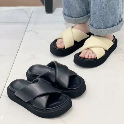 Women's European 2025 New Casual Slide Sandals, Thick Sole Non-Slip Beach Slippers