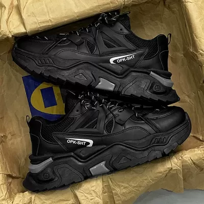 Winter Teen Mesh Running Shoes Black Warrior Dad Shoes Heightening · YANYAN China shoe factory