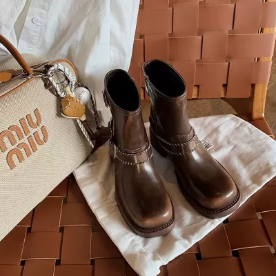 New Vintage Buckle Distressed Block Heel British Short Boots for Women · YANYAN China shoe factory