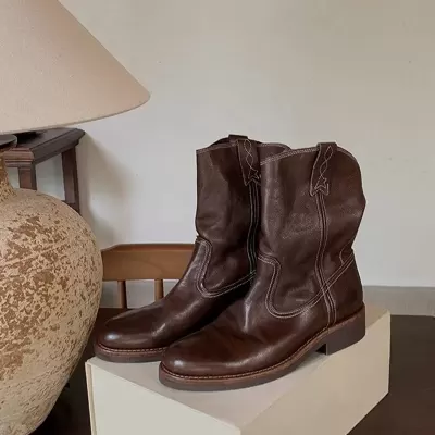 Genuine Leather Pointed Round Toe V-Cut Western Short Boots for Women · YANYAN China shoe factory