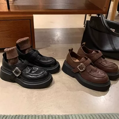 New Autumn Winter Washed Horse Leather Round Toe Loafers for Women
