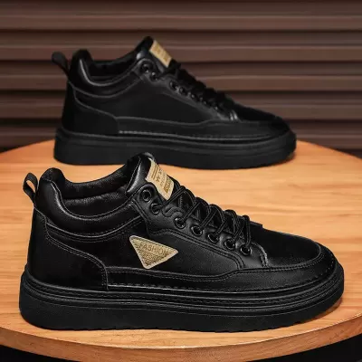 2026 Winter New High-Top Martin Boots Men Fashion Thick Sole Casual Leather Work Board Shoes