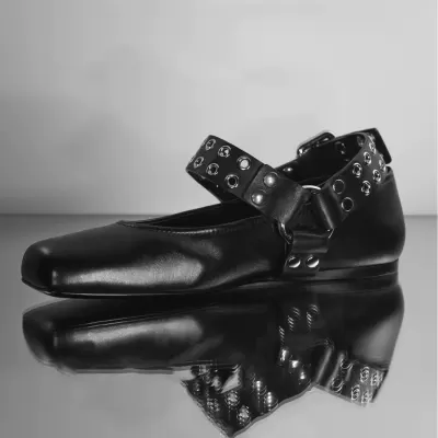 French Square Toe Shallow Mary Janes Women Spring Fall New Flat Vintage Buckle Leather Shoes · YANYAN China shoe factory