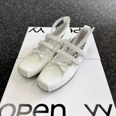 New Openyy Pig Nose Mary Janes Women Korean New Casual Thick Sole Ballet Buckle Leather Shoes · YANYAN China shoe factory