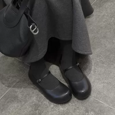 European Round Toe Shallow Strap Mary Janes Women 2025 Spring Summer New Vintage Ballet Leather Shoes · YANYAN China shoe factory