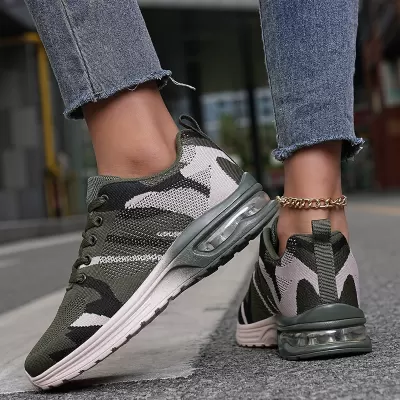 Women's Summer Breathable Lightweight Cushion Running Shoes Knit Couple Fitness · YANYAN China shoe factory