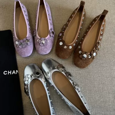 Spring Summer New Niche Design Flower Rivet Ballet Shoes Women 2025 New French Flat Shallow Single Shoes