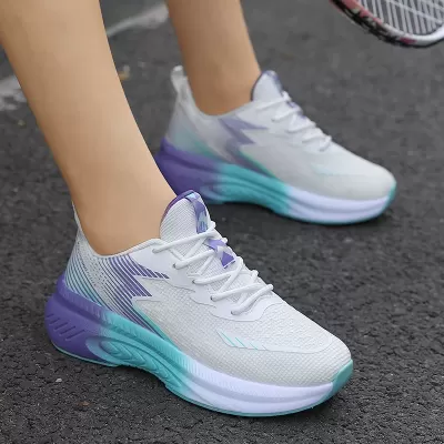 Nouvelles chaussures de running été pour femme, respirantes, légères, semelle amorti, décontractées, voyage · YANYAN China shoe factory