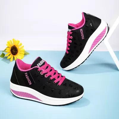 2025 Spring Autumn Women's Walking Shoes, Leather Thick Sole Travel Sneakers for Moms · YANYAN China shoe factory