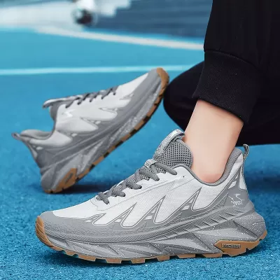 2025 New Waterproof Stain-Resistant Outdoor Running Shoes, Slip-On Chef Shoes for Men · YANYAN China shoe factory