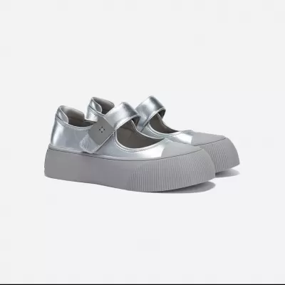 Vintage Thick Sole Round Toe Velcro Mary Jane Shoes for Women Casual Sneakers Big Head · YANYAN China shoe factory