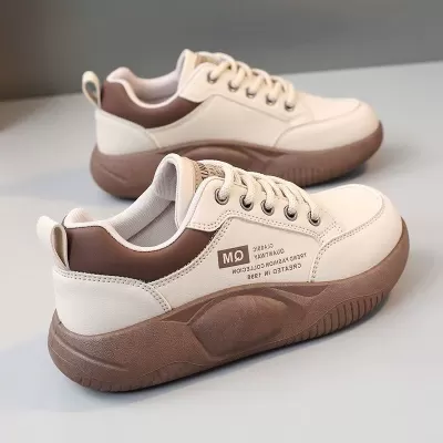 2025 حذاء أبيض خريفي جديد كوري بنعل سميك مع زيادة الطول كاجوال داد · YANYAN China shoe factory