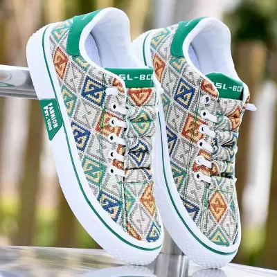 2026 Winter Beijing Cloth Shoes Men's Canvas Thin Trendy Casual Skate Shoes for Youth · YANYAN China shoe factory