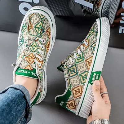 2026 Winter Beijing Cloth Shoes Men's Canvas Thin Trendy Casual Skate Shoes for Youth · YANYAN China shoe factory