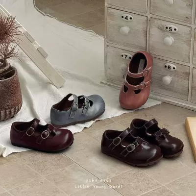XSHX retro Mary Jane wide toe princess shoes autumn new girls' hook-and-loop rubber sole vintage glossy leather