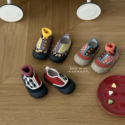 XSHX Korean kindergarten shoes cute color contrast sweet soft sole covered toe slip-on autumn new canvas unisex · YANYAN China shoe factory