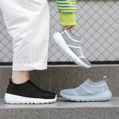 Cross-Border Lightweight Sock Shoes, Mesh Breathable, Casual Running, Slip-On, Walking · YANYAN China shoe factory